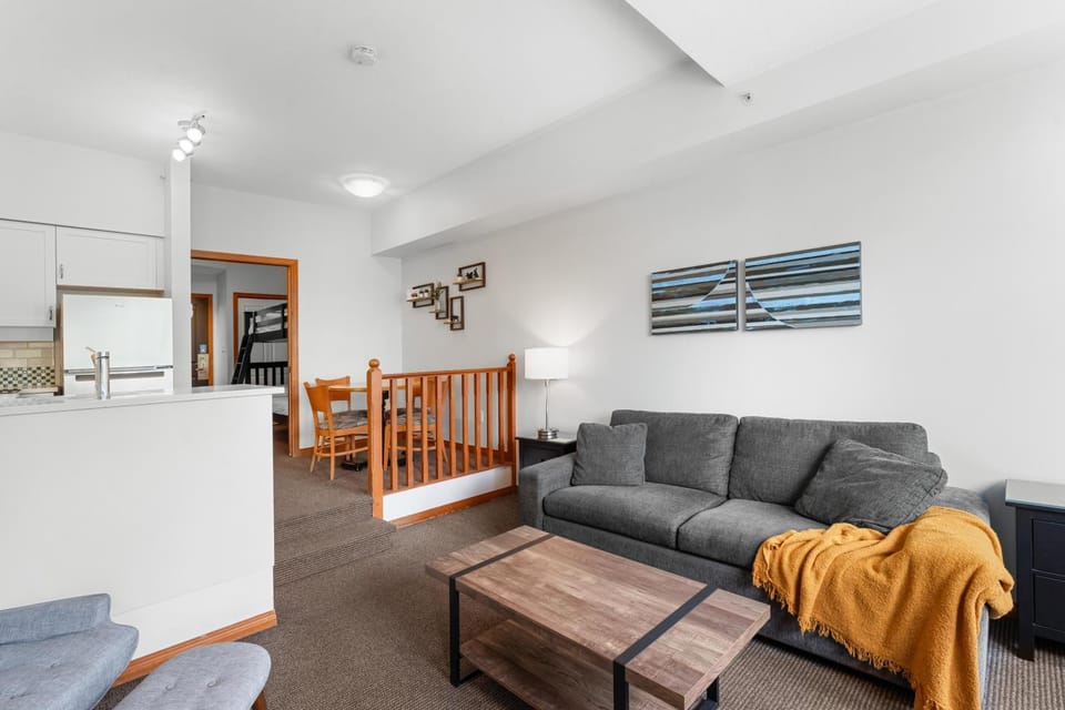 Alpenglow Lodge Family & Work Retreat by MVA Apartment in Whistler