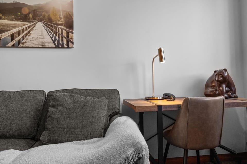 Alpenglow Lodge Large Studio with Dedicated Work Space by MVA Apartment in Whistler