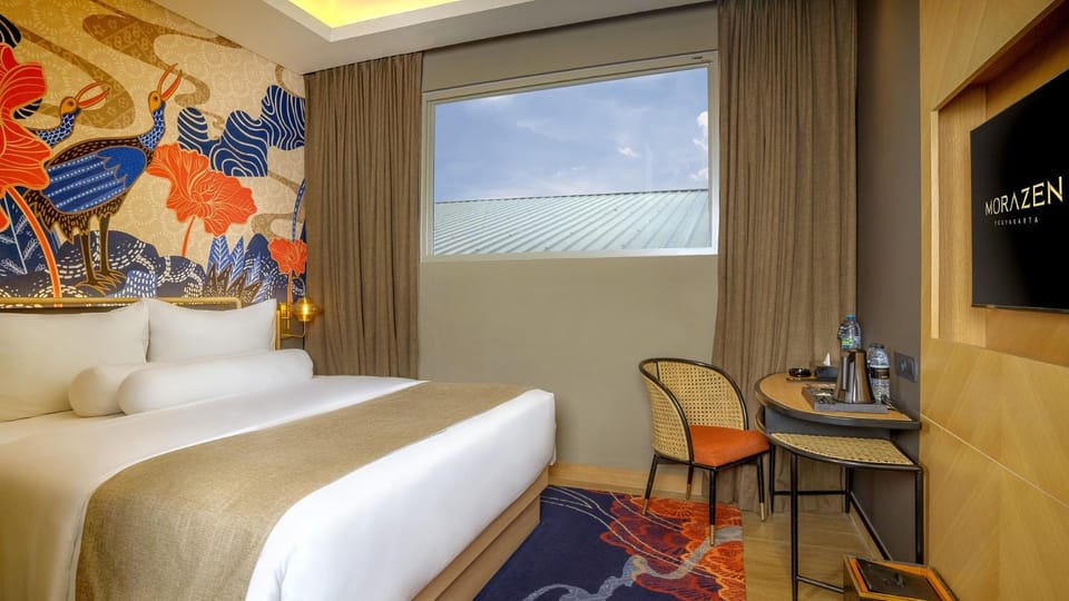 Bed, TV and multimedia, Photo of the whole room, Bedroom