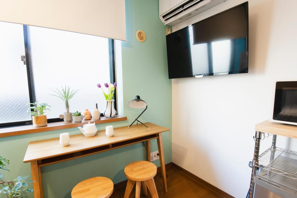 TV and multimedia, air conditioner