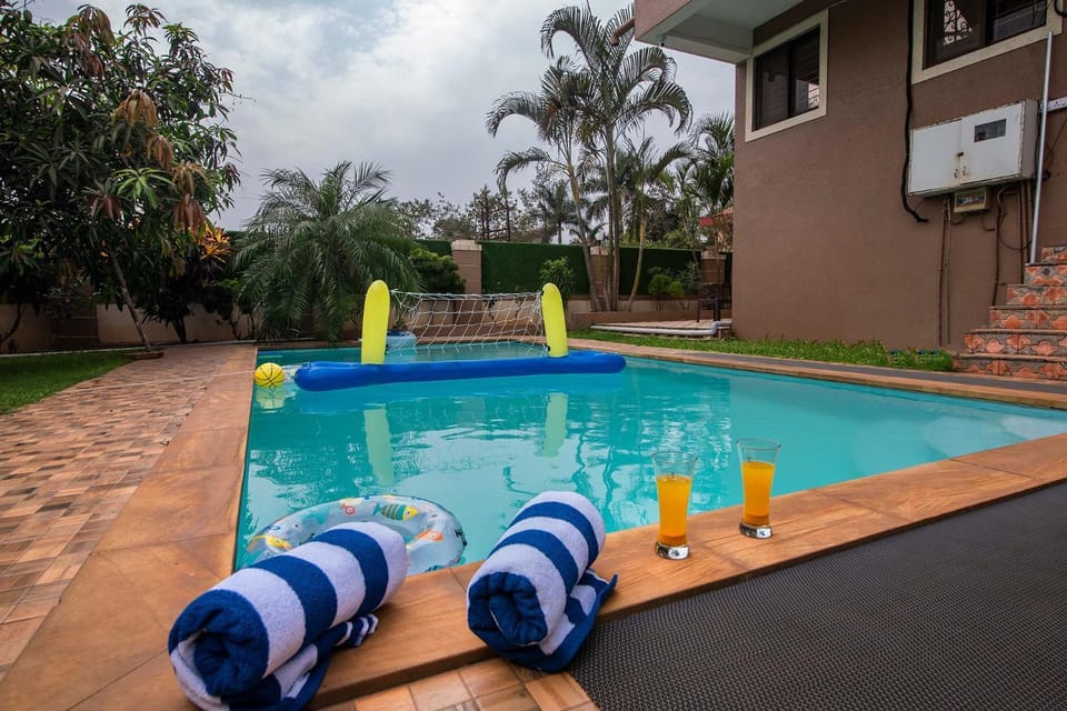 Swimming pool, Swimming pool