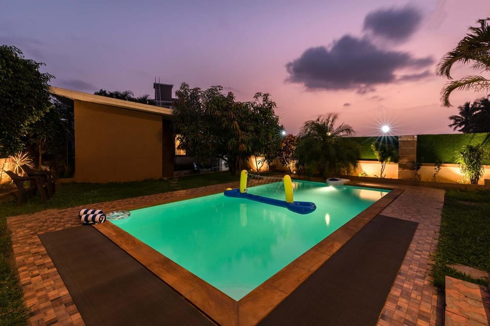 Swimming pool, Swimming pool