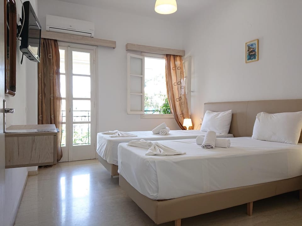Bed, Photo of the whole room, Bedroom, towels, air conditioner