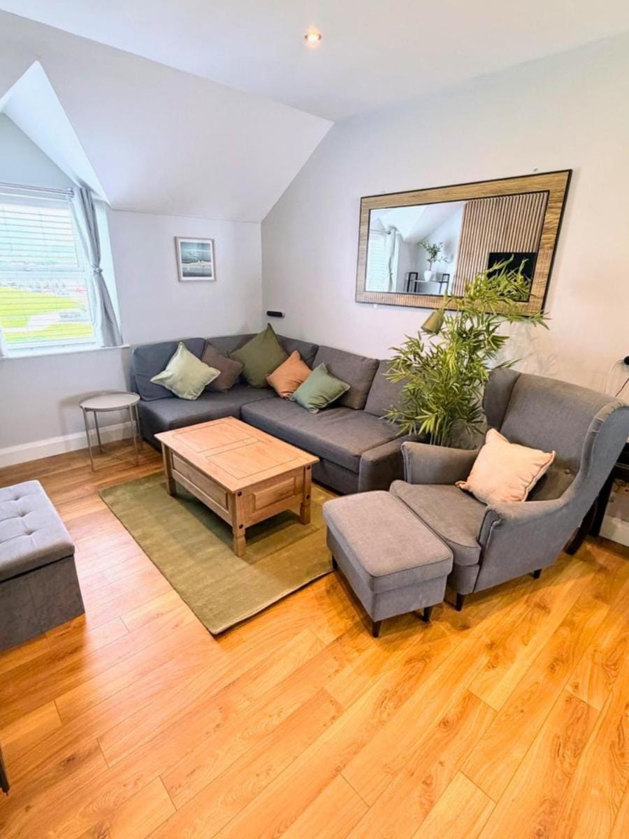 Sea View Apartment Steps to Beach - Dunluce Park 5 Apartment in Portrush