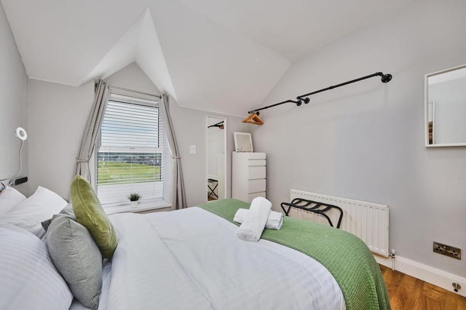 Sea View Apartment Steps to Beach - Dunluce Park 5 Apartment in Portrush