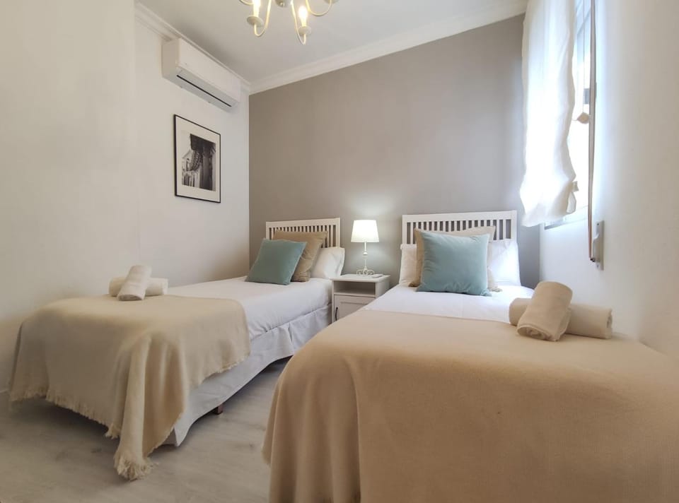Covadonga Suite Home Apartment in Seville