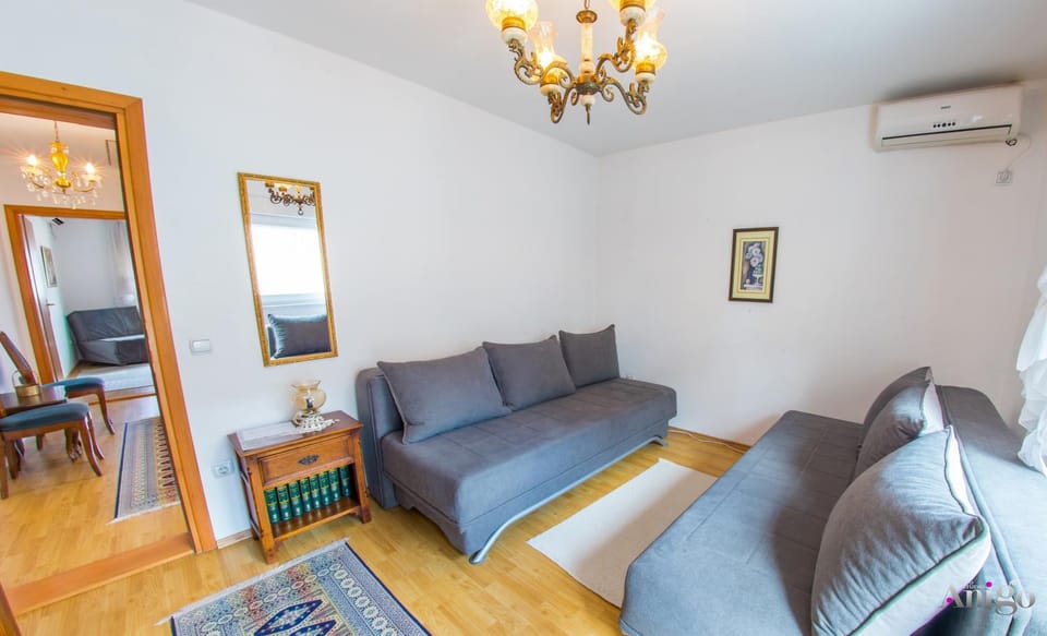 Seating area, air conditioner