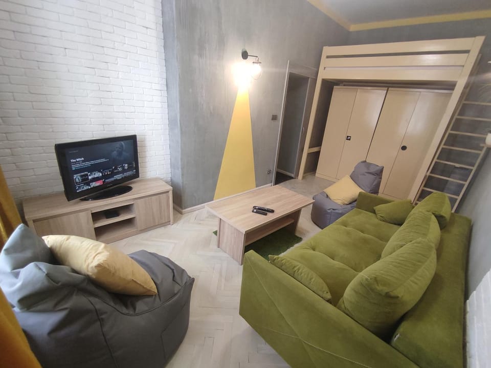 Communal lounge/ TV room, TV and multimedia, Living room, Seating area