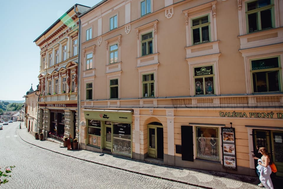 Property building, Facade/entrance, Neighbourhood