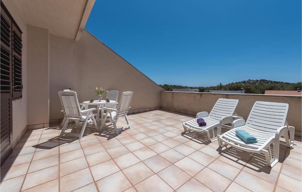 Property building, Balcony/Terrace