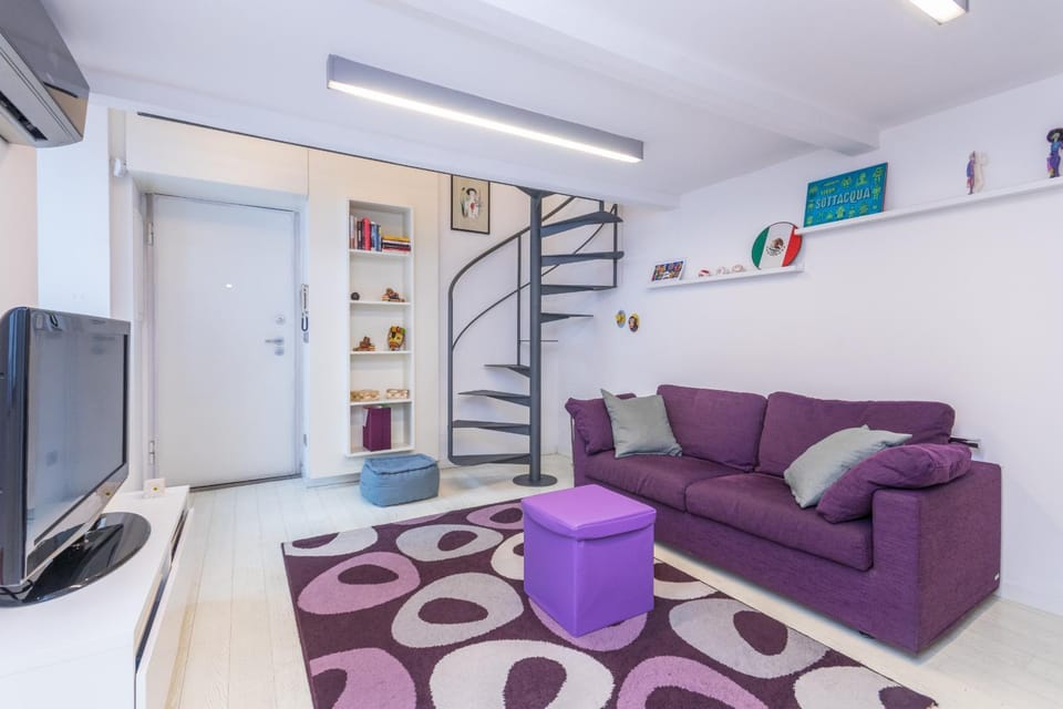 Communal lounge/ TV room, Living room