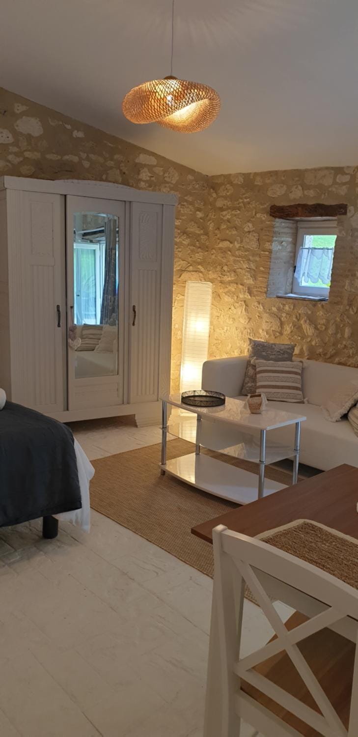 Living room, Photo of the whole room, Seating area
