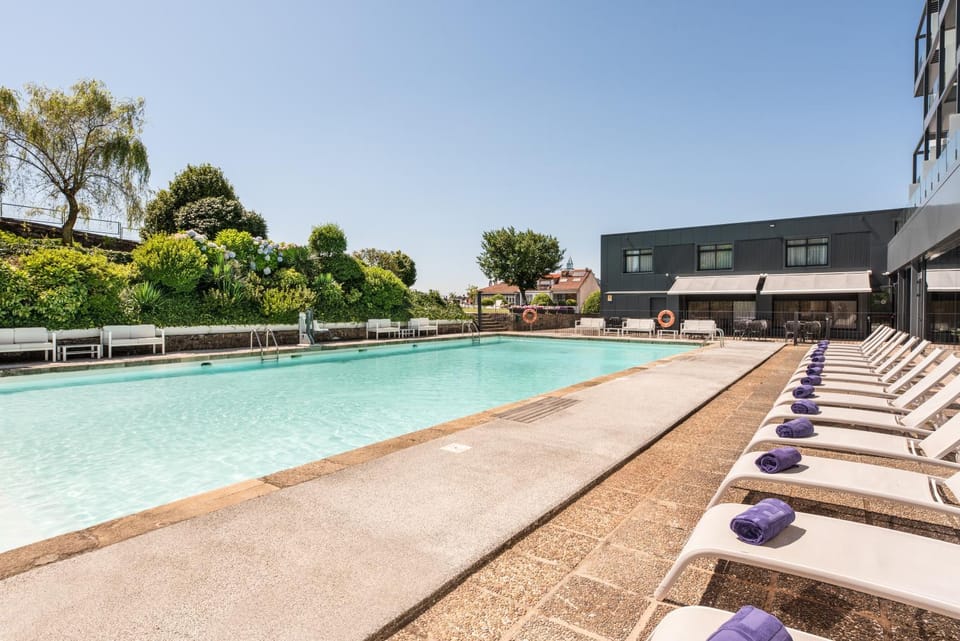 Swimming pool, Swimming pool