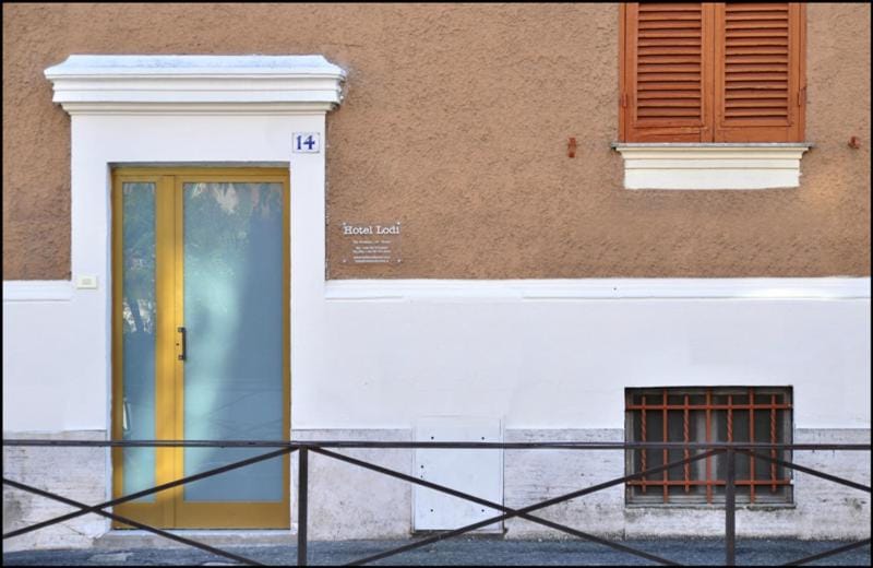 Facade/entrance, Balcony/Terrace, Street view