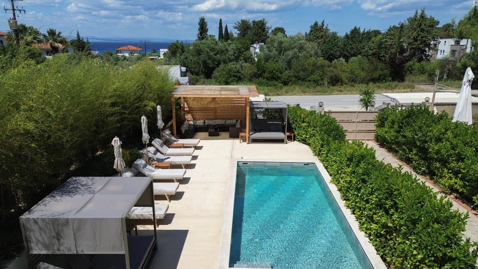 Garden, Swimming pool