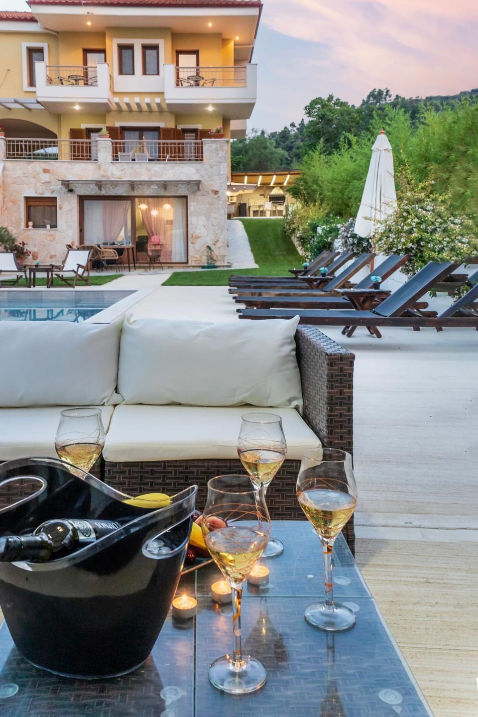 Property building, Seating area