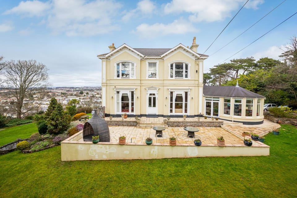Property building, Garden