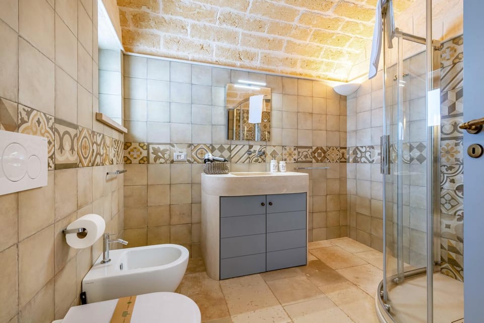 Shower, Toilet, Bathroom, bidet