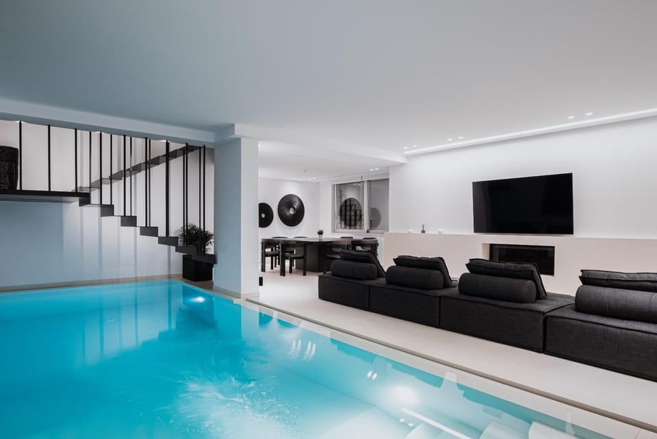 Living room, Swimming pool, Swimming pool