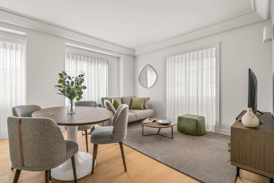 Living room, Seating area, Dining area