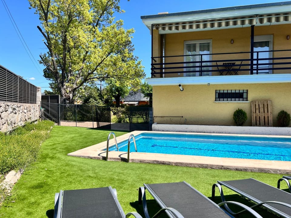 Garden, Swimming pool