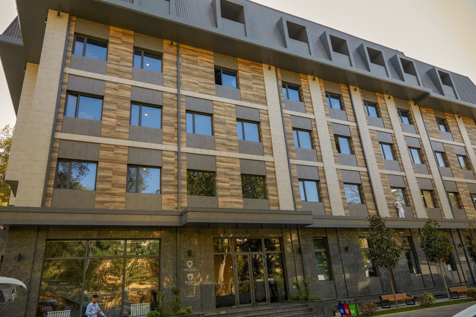 Property building, Facade/entrance