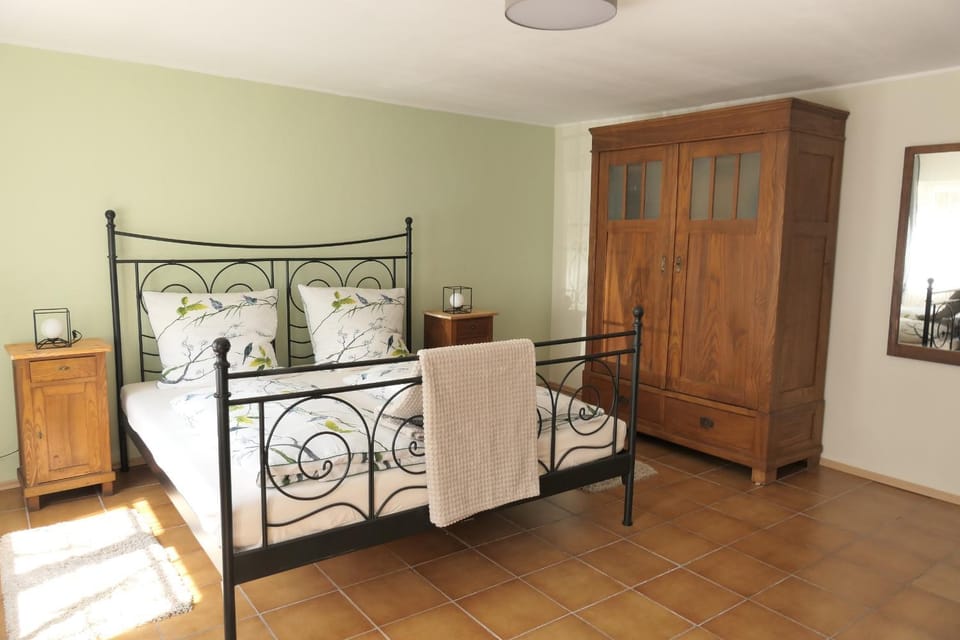 Bed, Bedroom