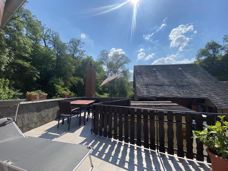 Natural landscape, View (from property/room), Balcony/Terrace, Seating area, Garden view