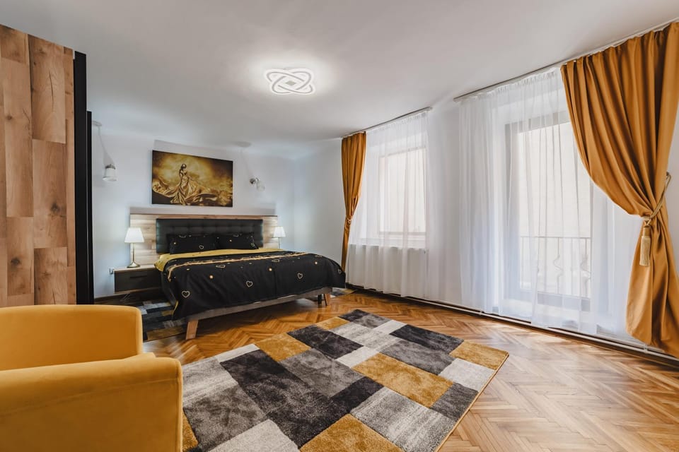 Bed, TV and multimedia, Bedroom, locker, towels
