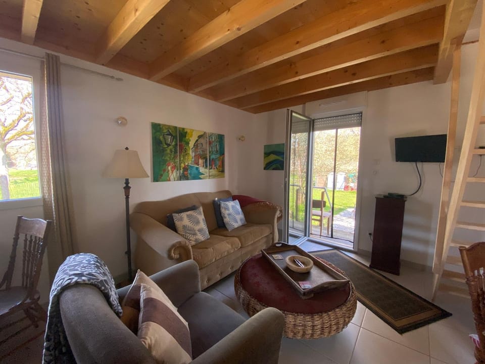 TV and multimedia, View (from property/room), Living room, Seating area
