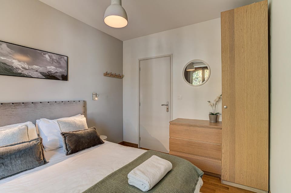 Bed, Photo of the whole room, Bedroom, towels, wardrobe