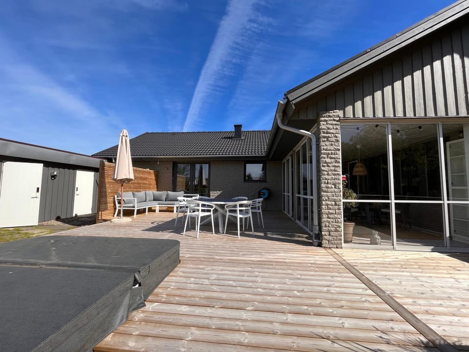 Wunderbares Feriendomizil mit Whirlpool Villa in Skåne County