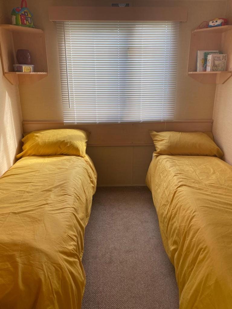Comfy 2 bed holiday caravan Apartment in Whitstable