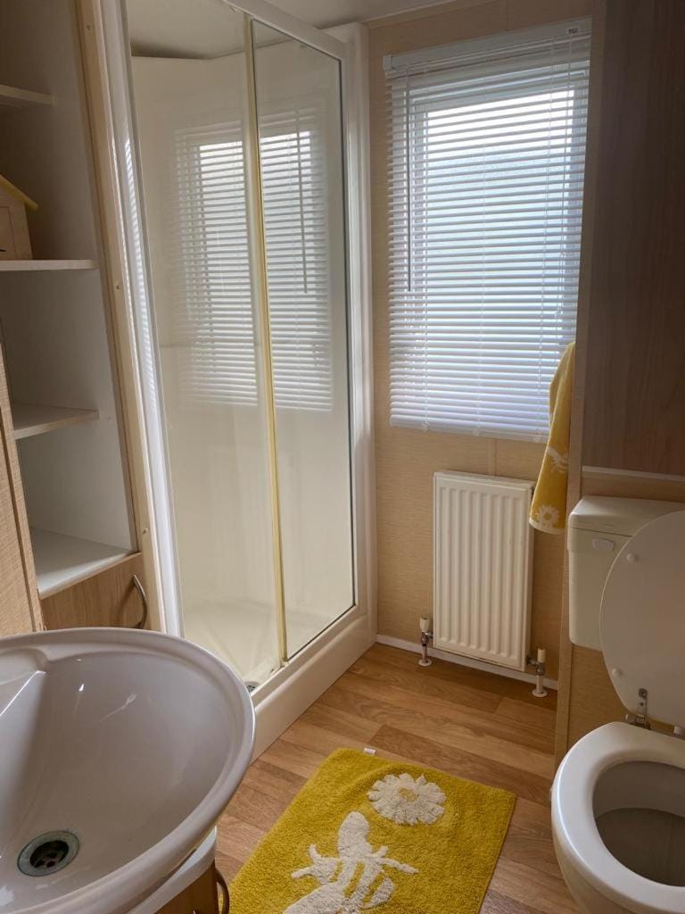 Comfy 2 bed holiday caravan Apartment in Whitstable