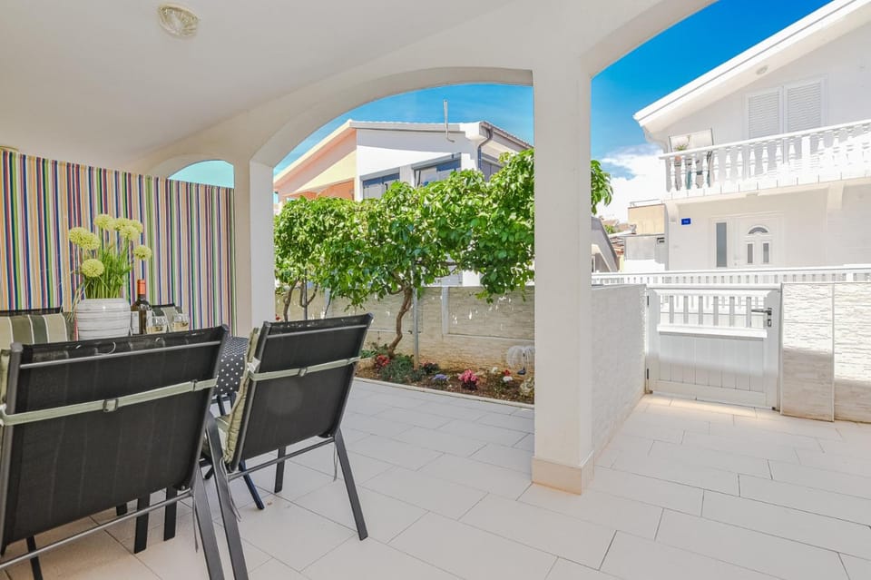 Patio, Balcony/Terrace, Seating area