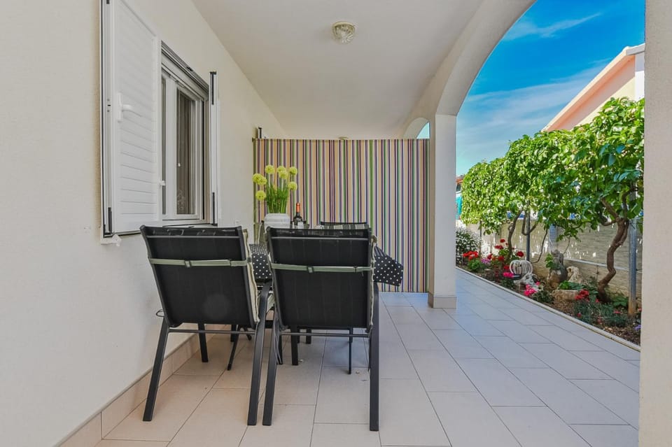 Patio, Balcony/Terrace, Seating area