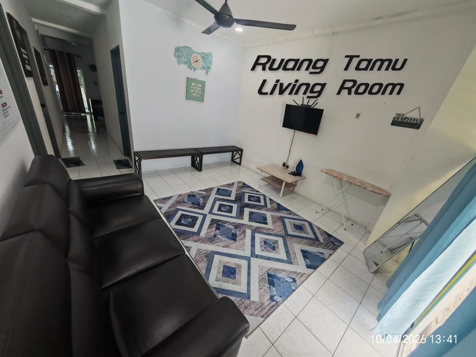 NJ Homestay, 4 Bedroom Landed House Petagas Kota Kinabalu House in Kota Kinabalu