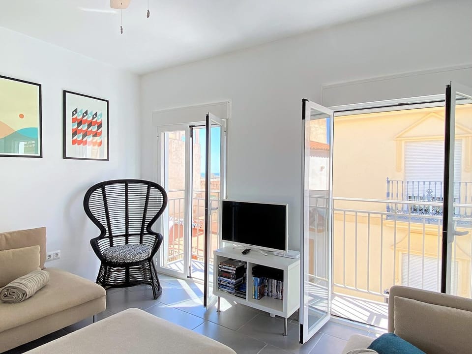 Communal lounge/ TV room, Living room