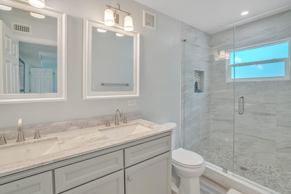 Private Cozy Sarasota Home home House in Siesta Key