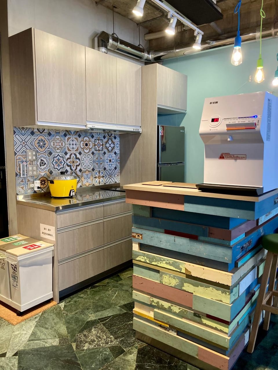 Kitchen or kitchenette, Kitchen or kitchenette