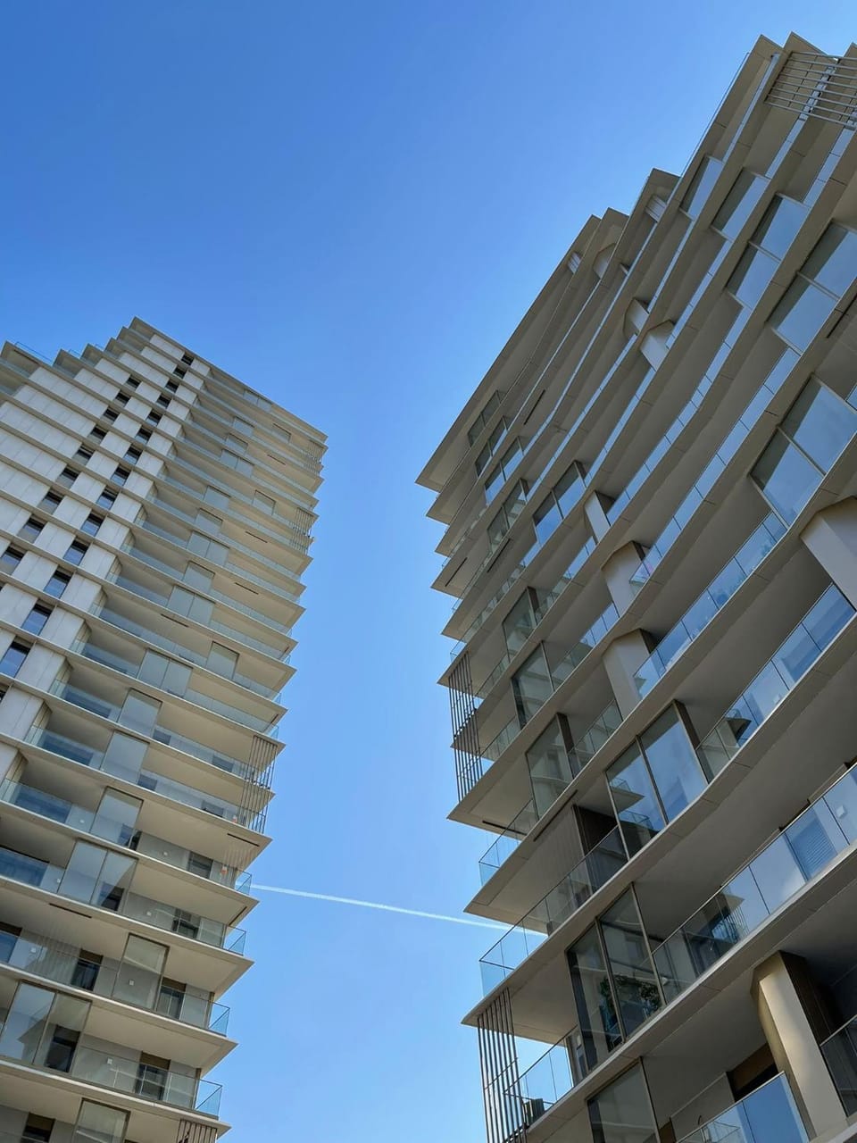Property building, Neighbourhood