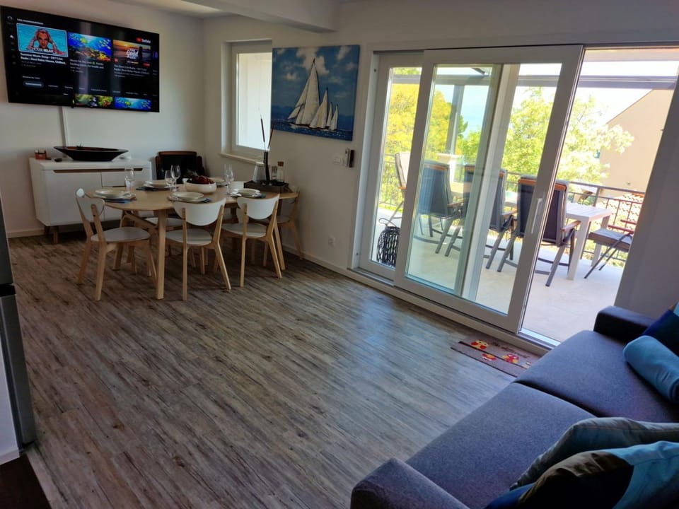 TV and multimedia, Living room, Seating area, Dining area, Beach, Garden view, Sea view, kitchen