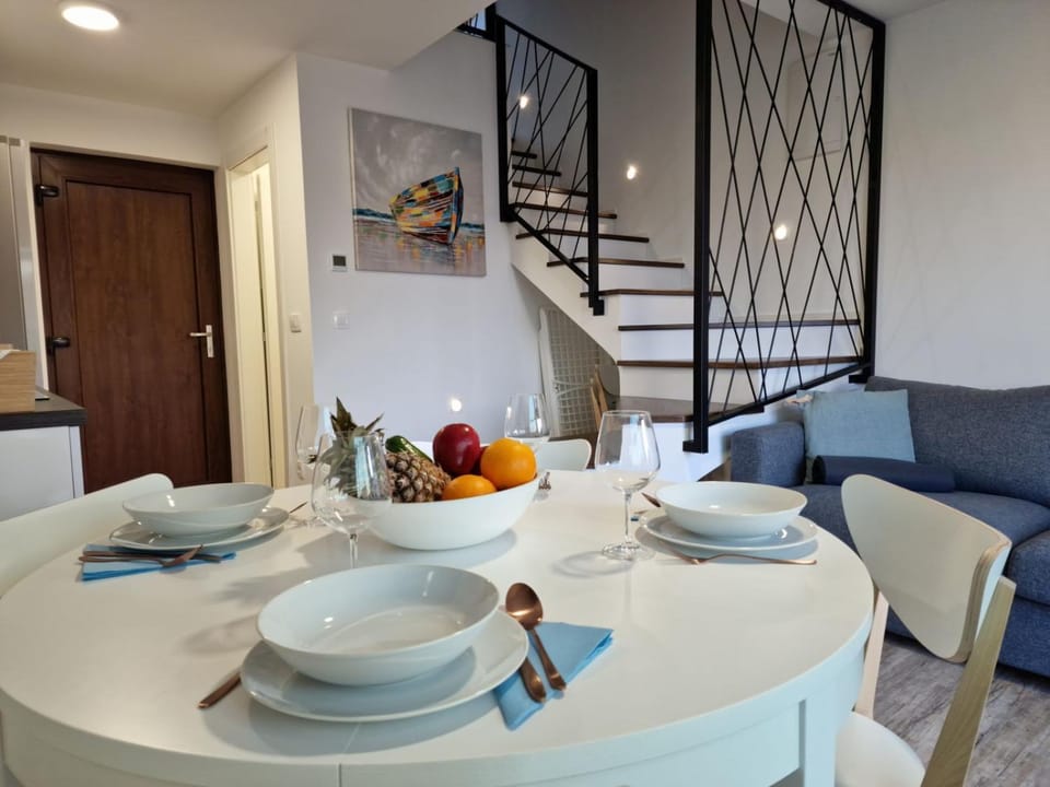 Living room, Dining area, kitchen