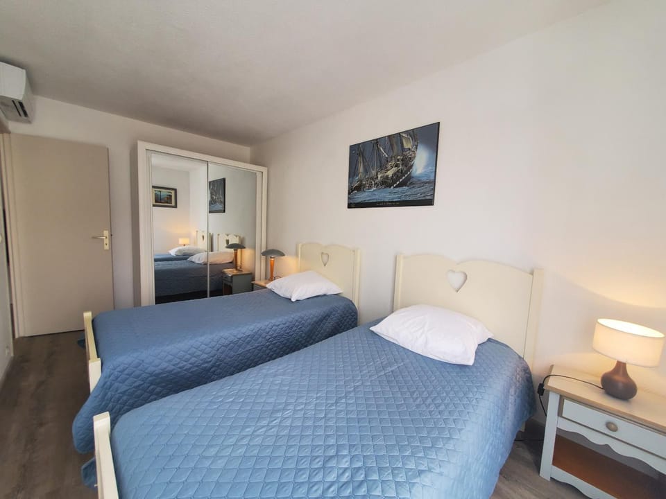 CAP HERMES 3 Pieces Climatise 6 Personnes Apartment in Fréjus