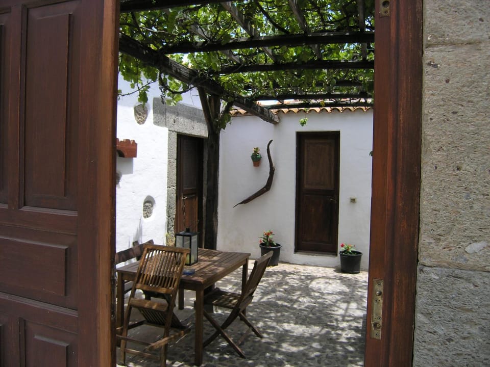 Patio, Facade/entrance