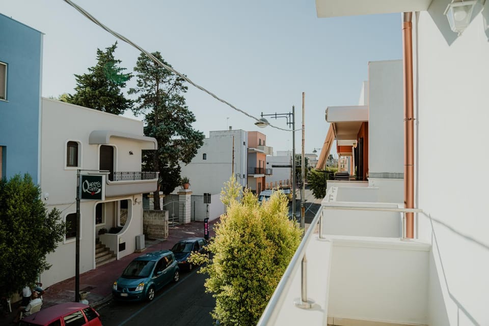 Neighbourhood, Balcony/Terrace, City view, Street view
