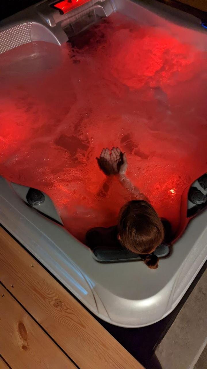Hot Tub, Swimming pool