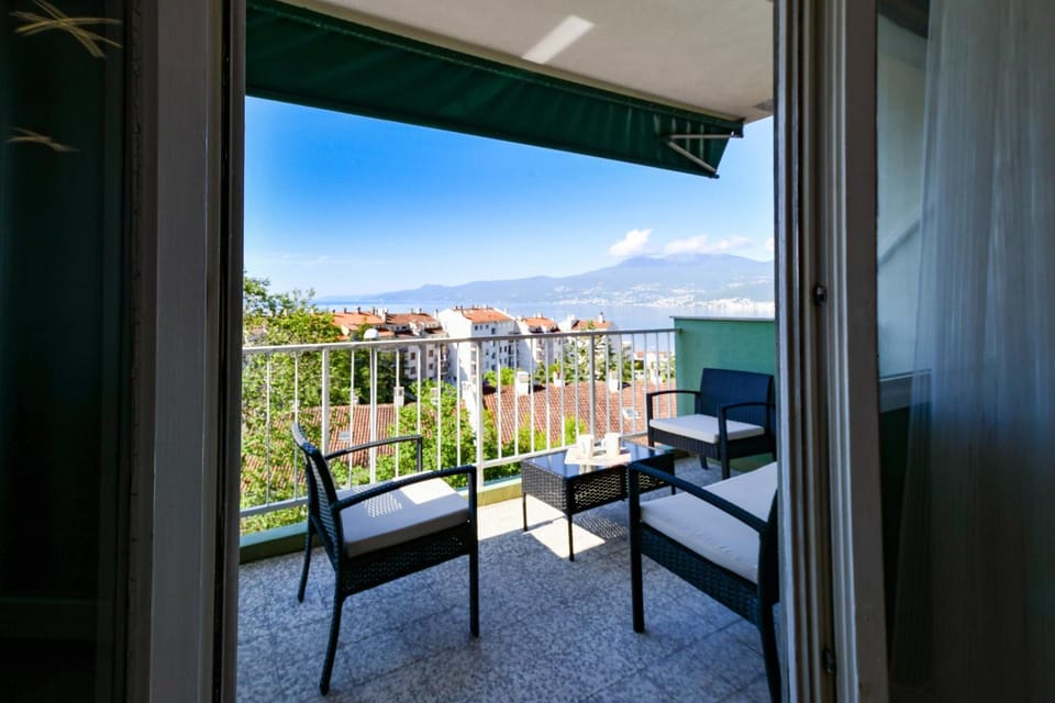Patio, Day, Balcony/Terrace, Balcony/Terrace, Seating area, Mountain view, Sea view