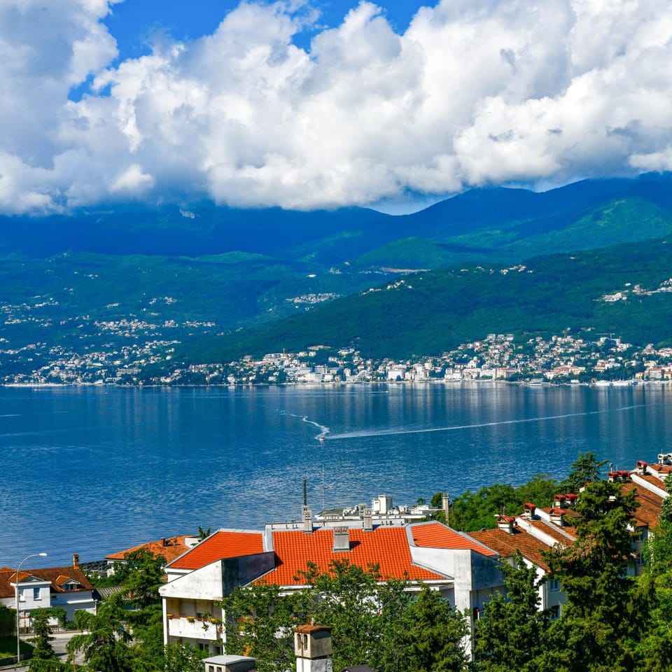 Nearby landmark, Day, Natural landscape, Summer, City view, Mountain view, Sea view