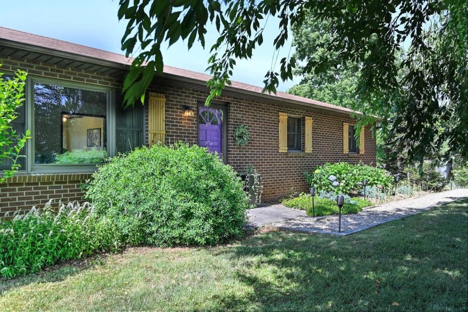 Bloomridge Ranch Mountain Views Modern House in Buncombe County
